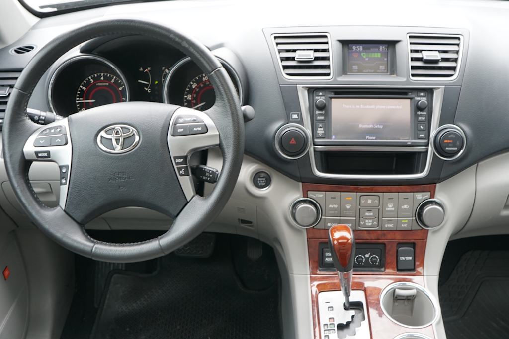 Thumbnail: 2013 Toyota Highlander - 6