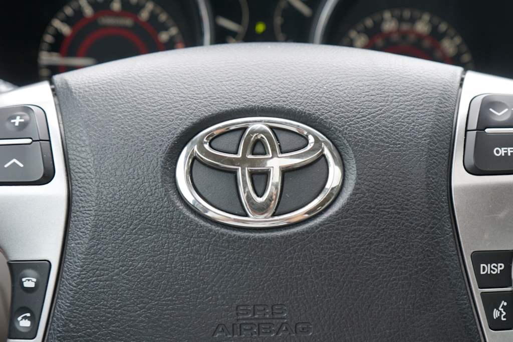 Thumbnail: 2013 Toyota Highlander - 17