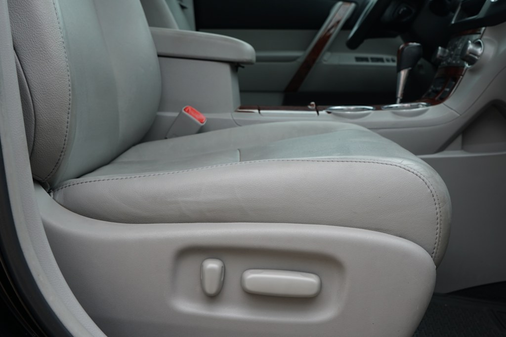 Thumbnail: 2013 Toyota Highlander - 27