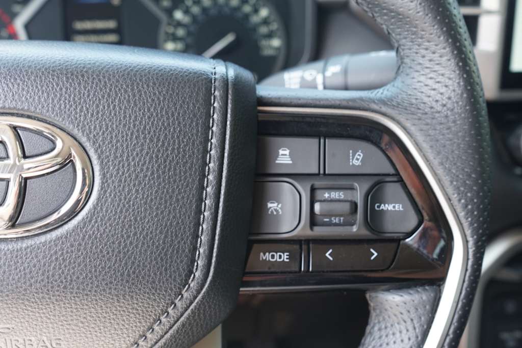Thumbnail: 2022 Toyota Tundra - 18