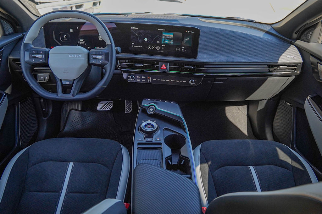 Thumbnail: 2025 Kia EV6 - 8