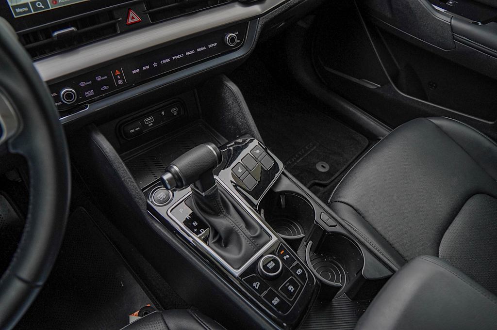 Thumbnail: 2023 Kia Sportage - 12