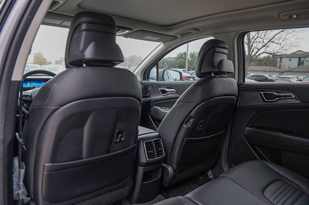 Thumbnail: 2023 Kia Sportage - 9