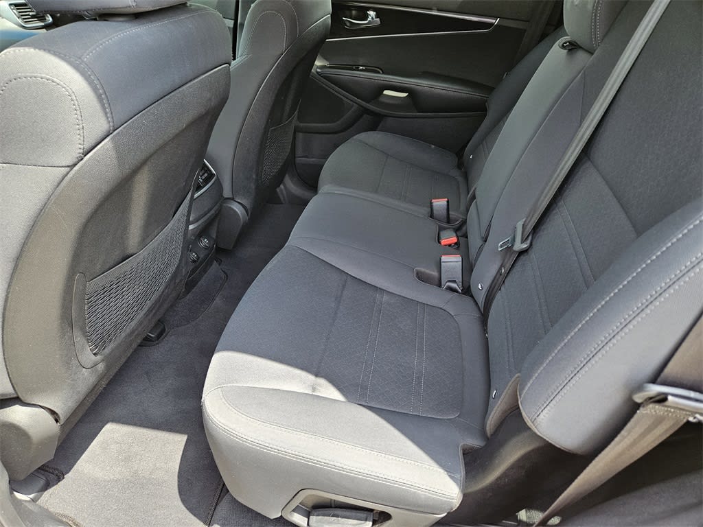 2019 Kia Sorento LX 10