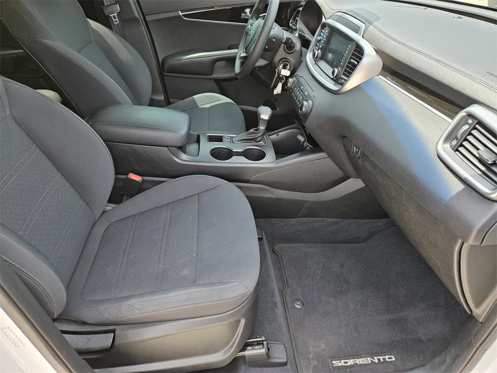 2019 Kia Sorento LX 9