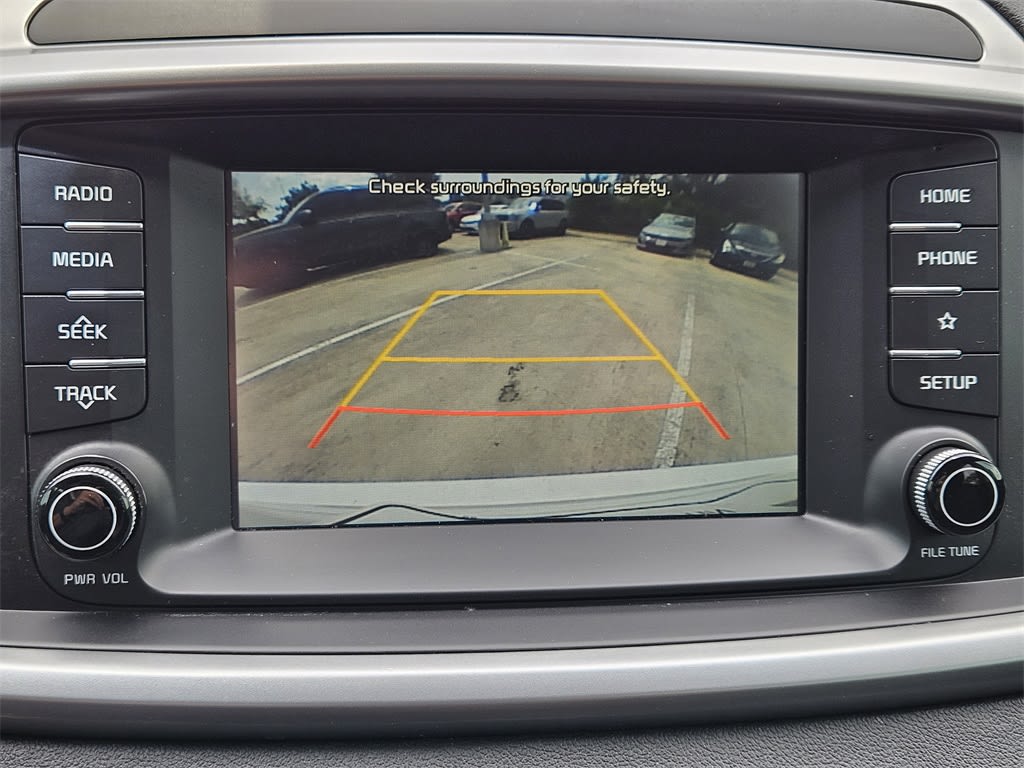 2019 Kia Sorento LX 24