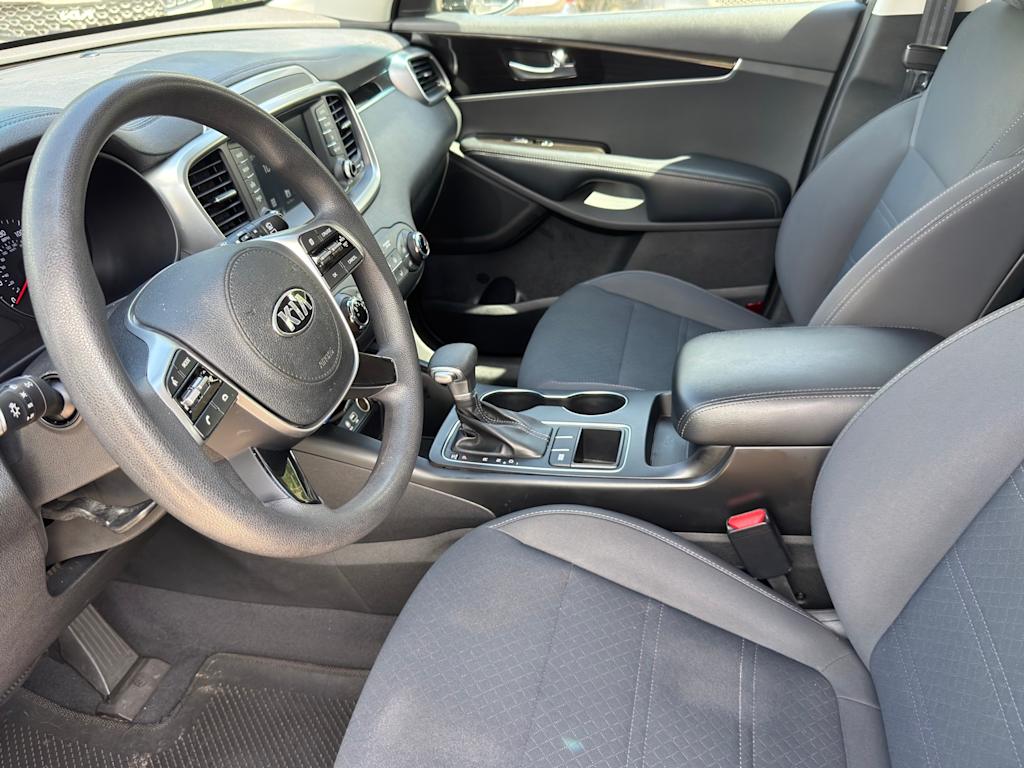 Thumbnail: 2019 Kia Sorento - 8