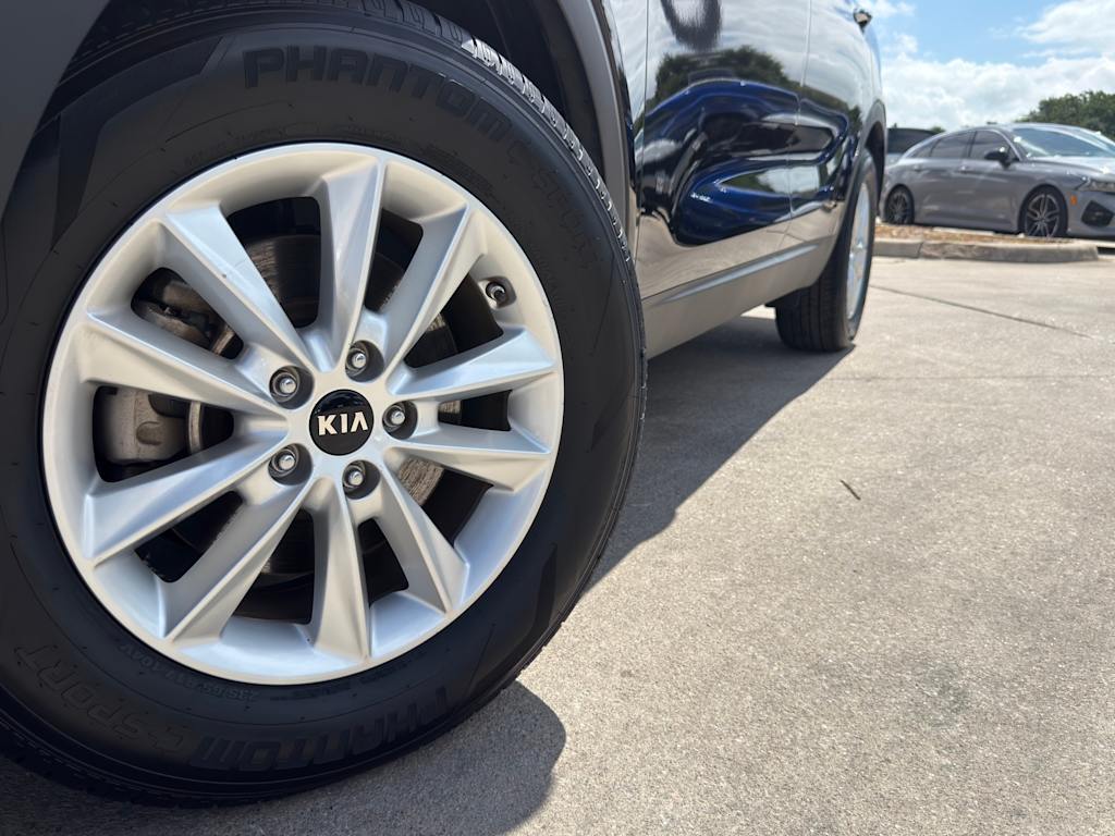 Thumbnail: 2019 Kia Sorento - 5