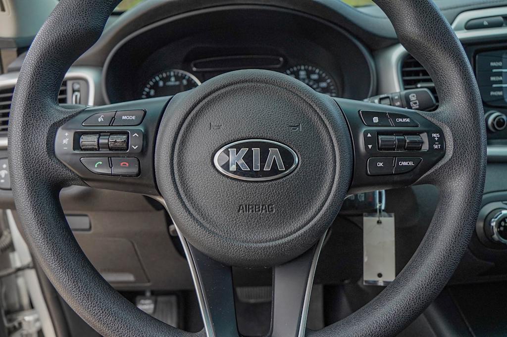 Thumbnail: 2016 Kia Sorento - 21
