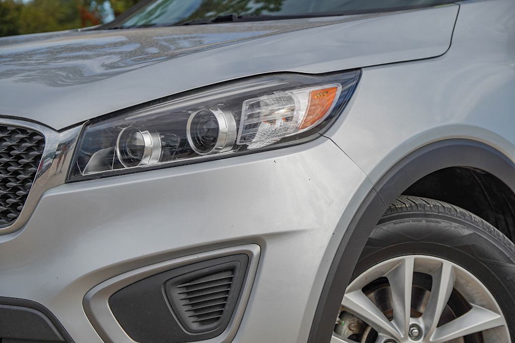 Thumbnail: 2016 Kia Sorento - 17