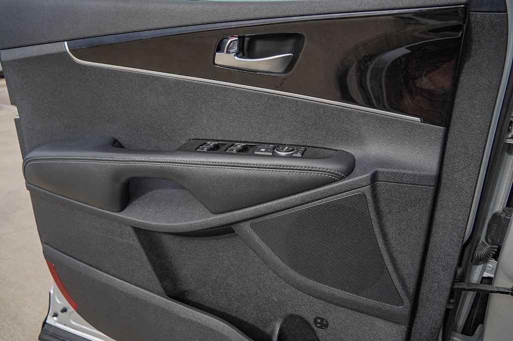 Thumbnail: 2016 Kia Sorento - 28