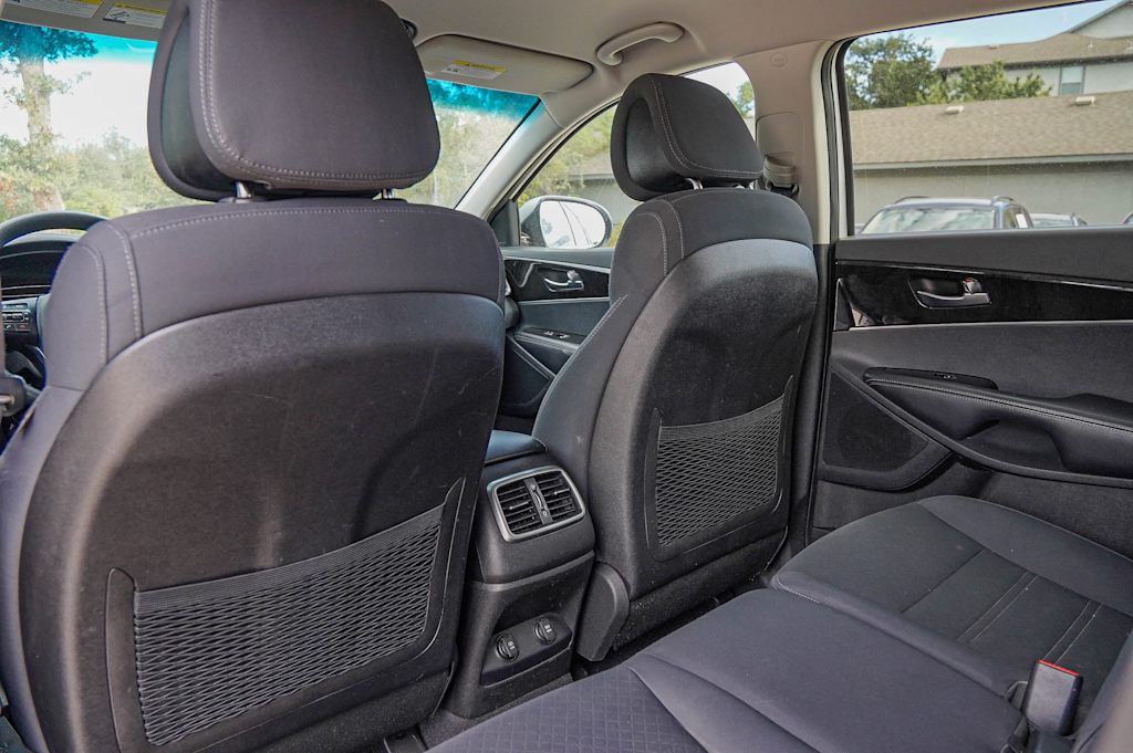 Thumbnail: 2016 Kia Sorento - 9