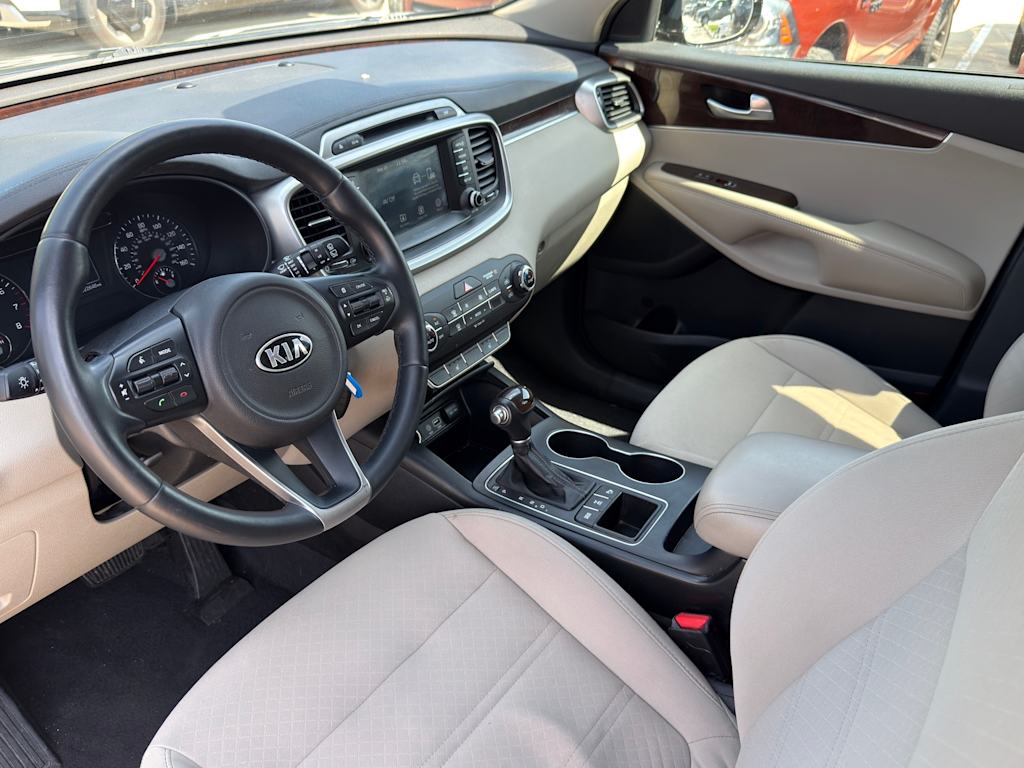 Thumbnail: 2017 Kia Sorento - 2