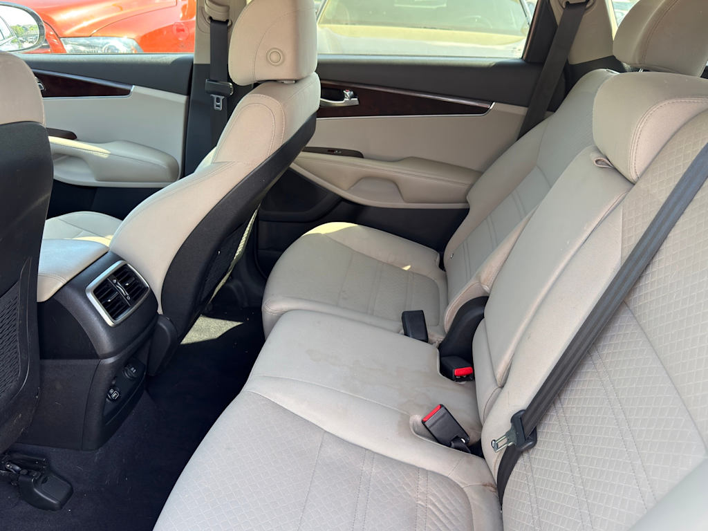 Thumbnail: 2017 Kia Sorento - 12