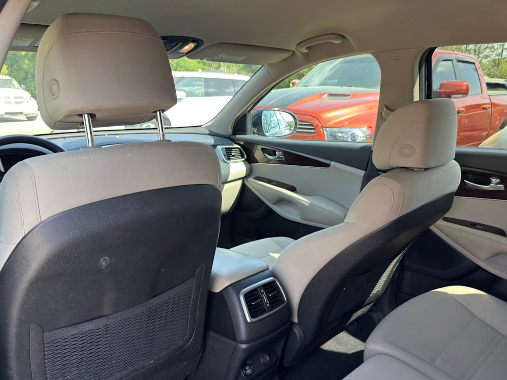 Thumbnail: 2017 Kia Sorento - 29