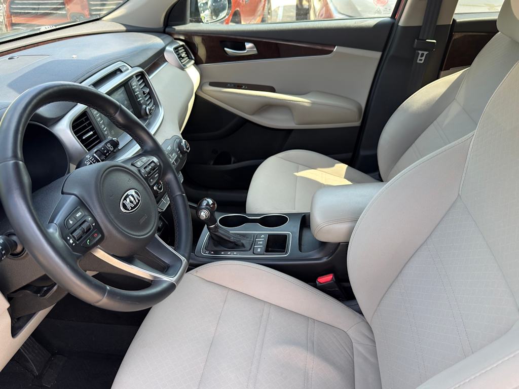 Thumbnail: 2017 Kia Sorento - 10