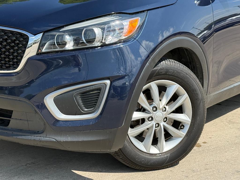 Thumbnail: 2017 Kia Sorento - 20
