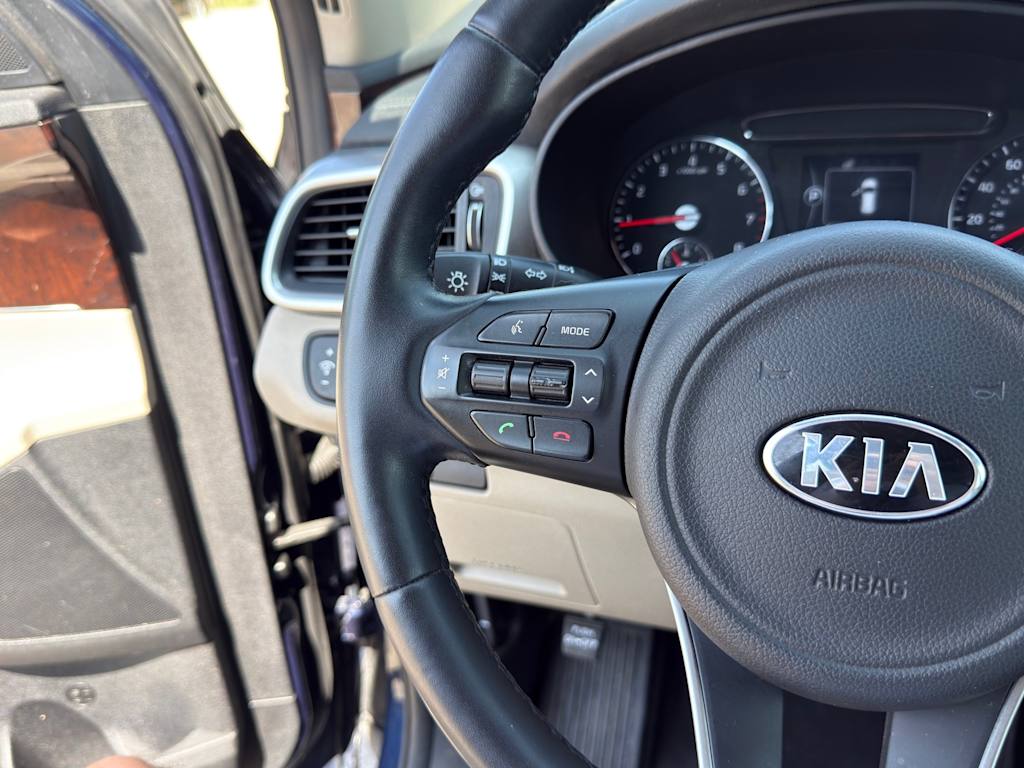 Thumbnail: 2017 Kia Sorento - 23