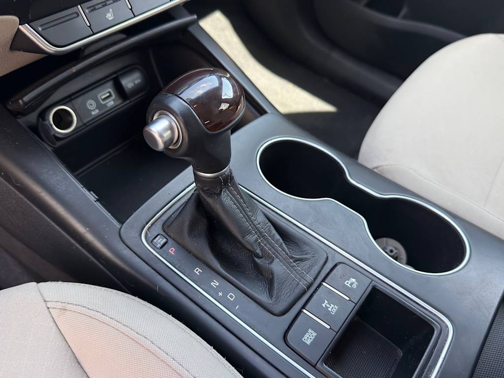 Thumbnail: 2017 Kia Sorento - 16