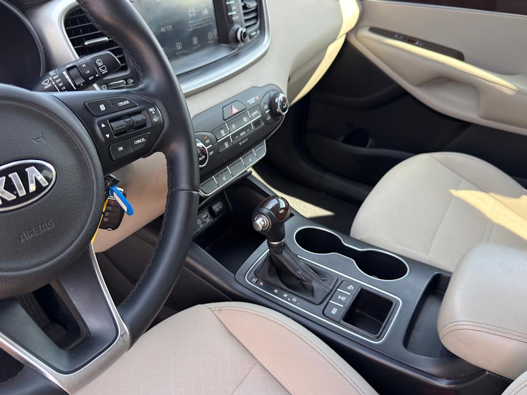 Thumbnail: 2017 Kia Sorento - 9