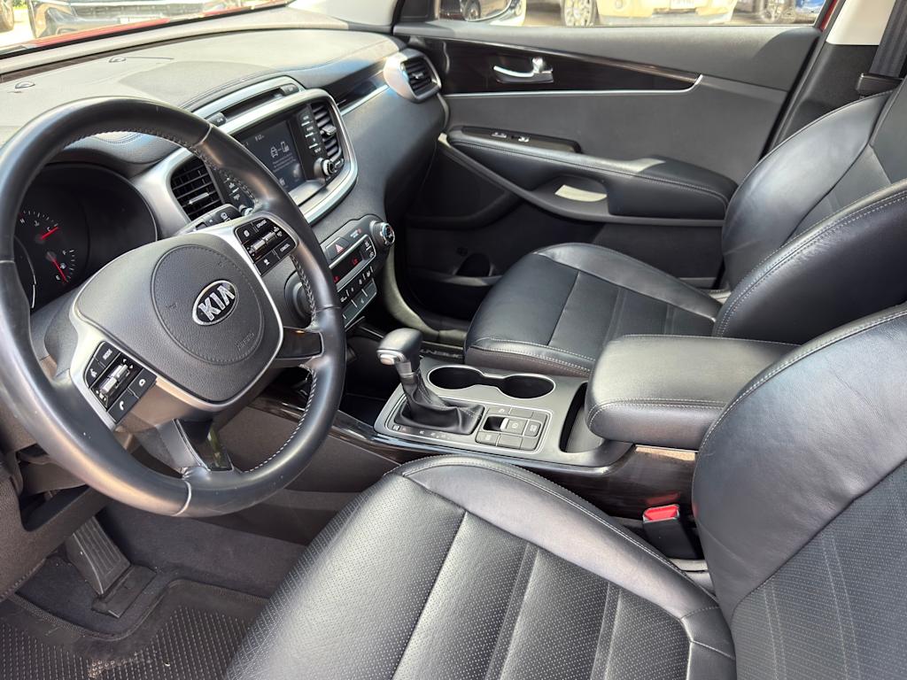 Thumbnail: 2019 Kia Sorento - 9