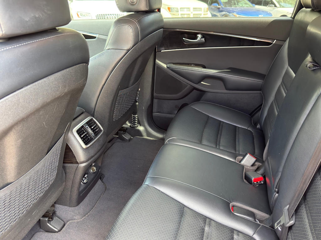 Thumbnail: 2019 Kia Sorento - 28