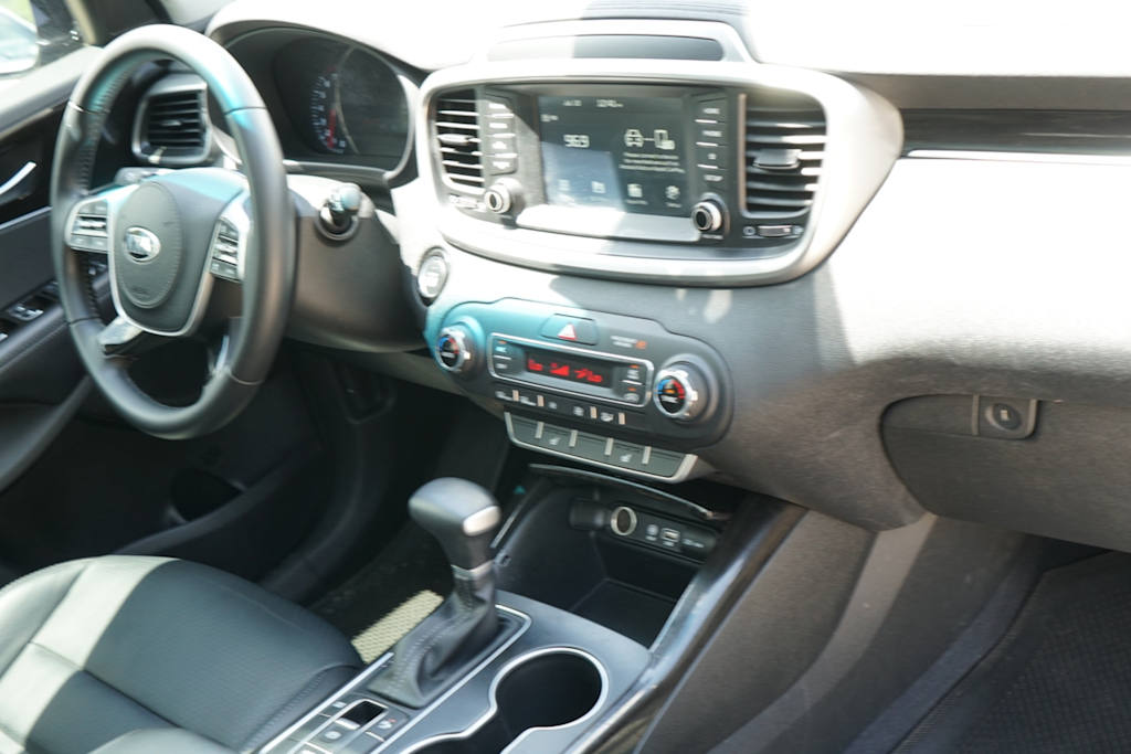 Thumbnail: 2020 Kia Sorento - 11