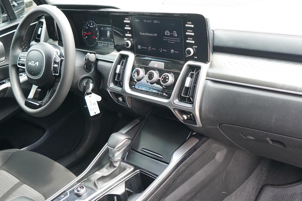 Thumbnail: 2022 Kia Sorento - 11