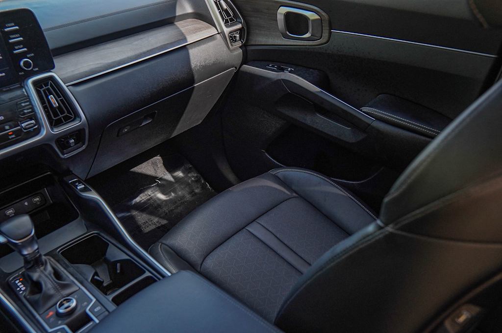 Thumbnail: 2021 Kia Sorento - 30