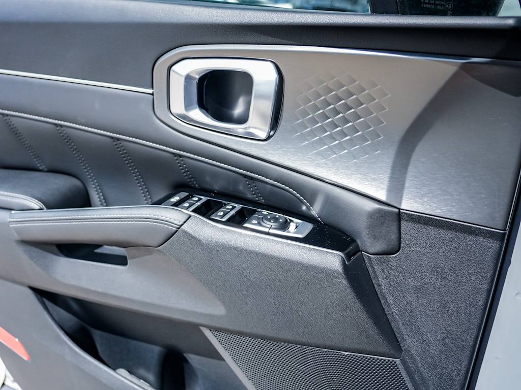 Thumbnail: 2022 Kia Sorento - 23