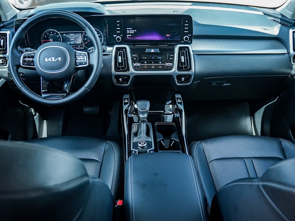 Thumbnail: 2022 Kia Sorento - 10