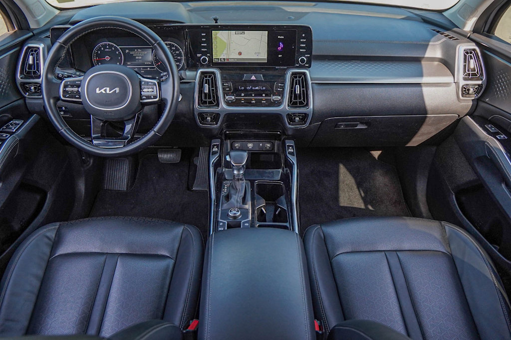 Thumbnail: 2022 Kia Sorento - 4