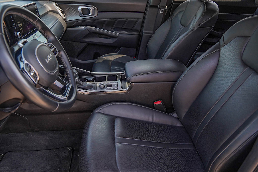 Thumbnail: 2022 Kia Sorento - 5