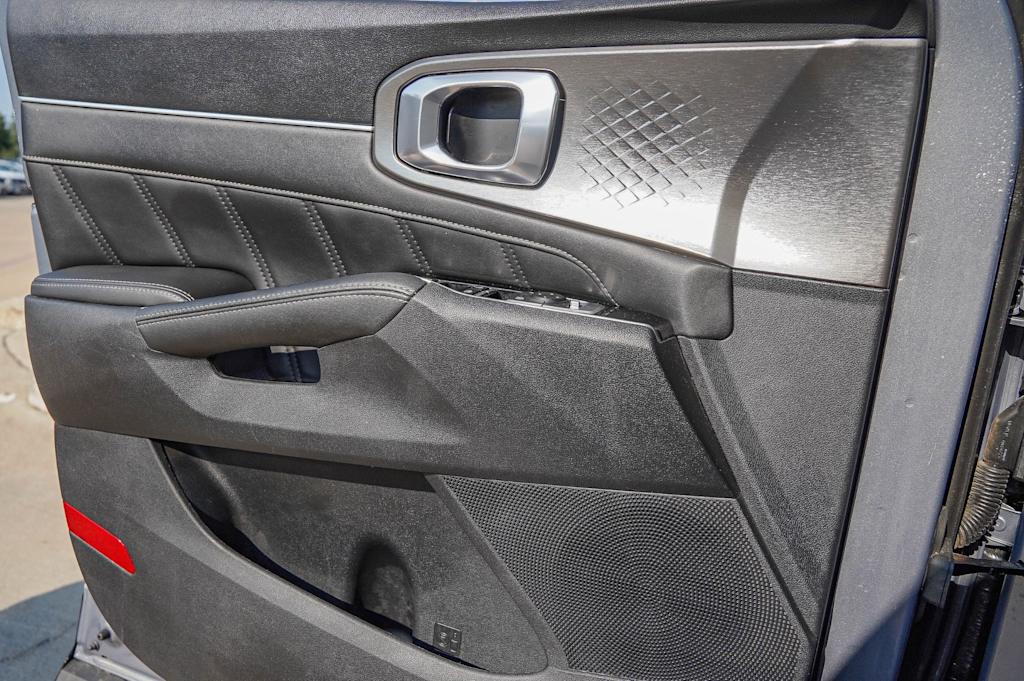 Thumbnail: 2022 Kia Sorento - 24