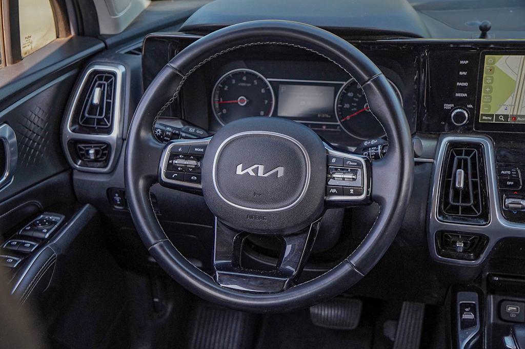 Thumbnail: 2022 Kia Sorento - 8