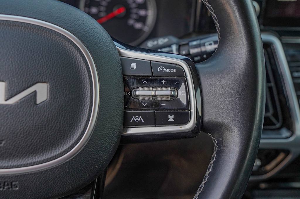 Thumbnail: 2022 Kia Sorento - 17