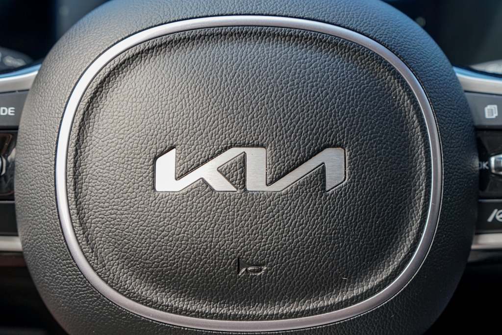 Thumbnail: 2023 Kia Sorento - 5