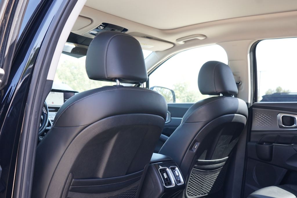 Thumbnail: 2021 Kia Sorento - 9