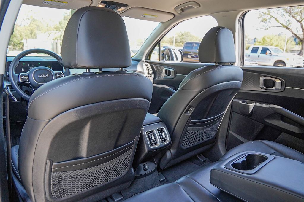 Thumbnail: 2025 Kia Sorento - 9