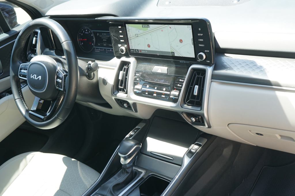 Thumbnail: 2022 Kia Sorento - 12