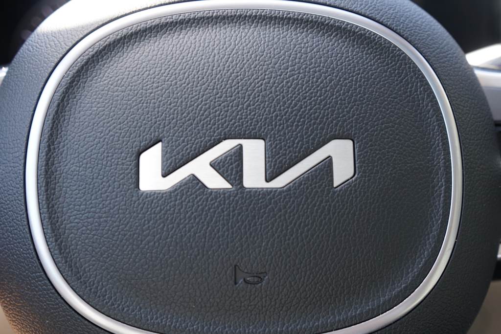 Thumbnail: 2022 Kia Sorento - 5