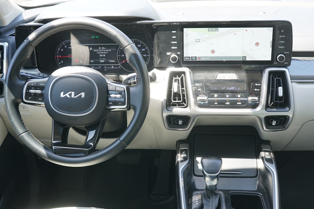 Thumbnail: 2022 Kia Sorento - 7
