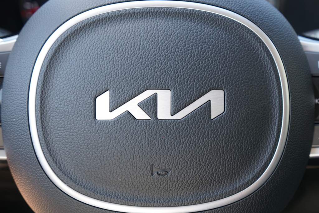 Thumbnail: 2022 Kia Sorento - 5