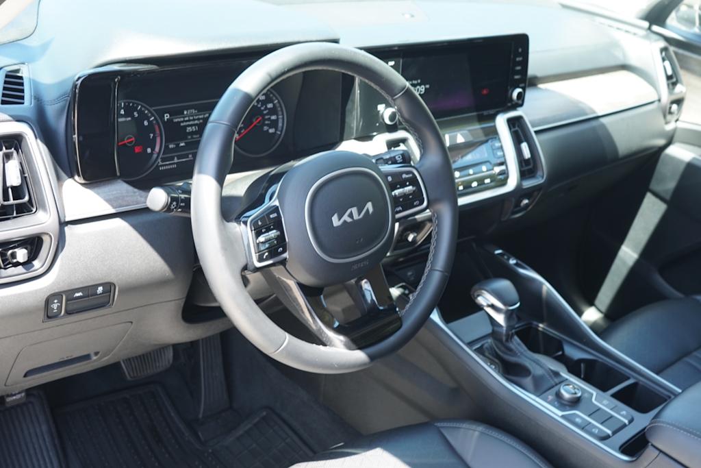 Thumbnail: 2022 Kia Sorento - 2