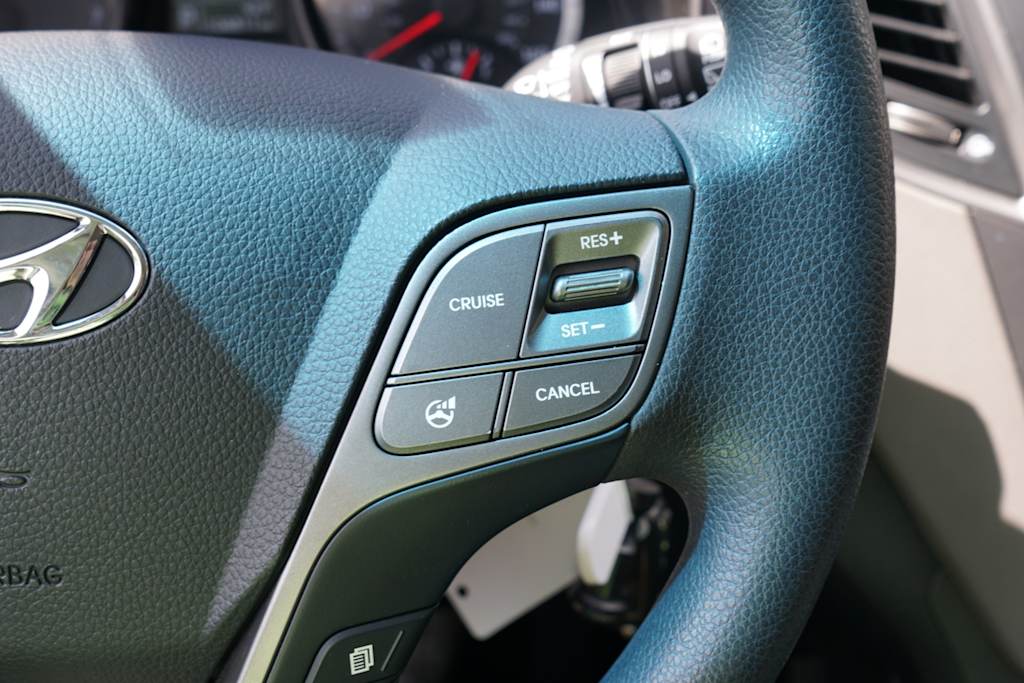 Thumbnail: 2015 Hyundai Santa Fe - 16