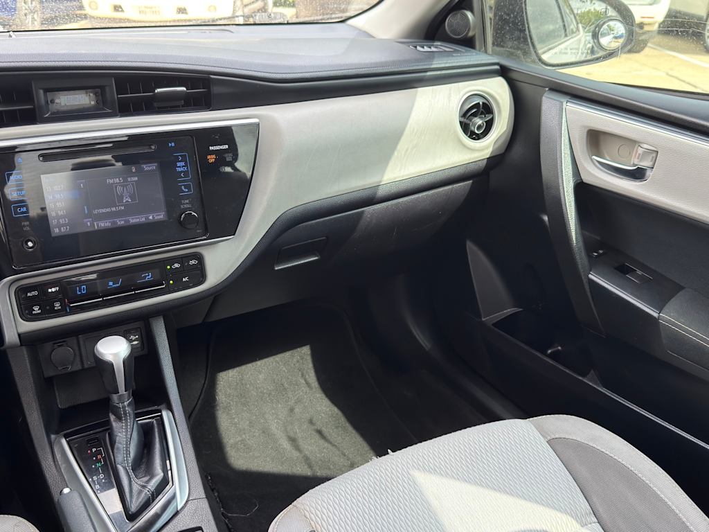 Thumbnail: 2017 Toyota Corolla - 12