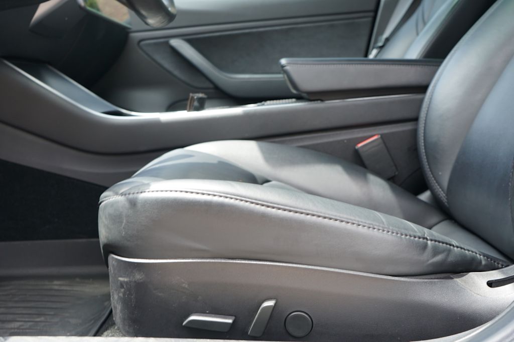 Thumbnail: 2019 Tesla Model 3 - 24