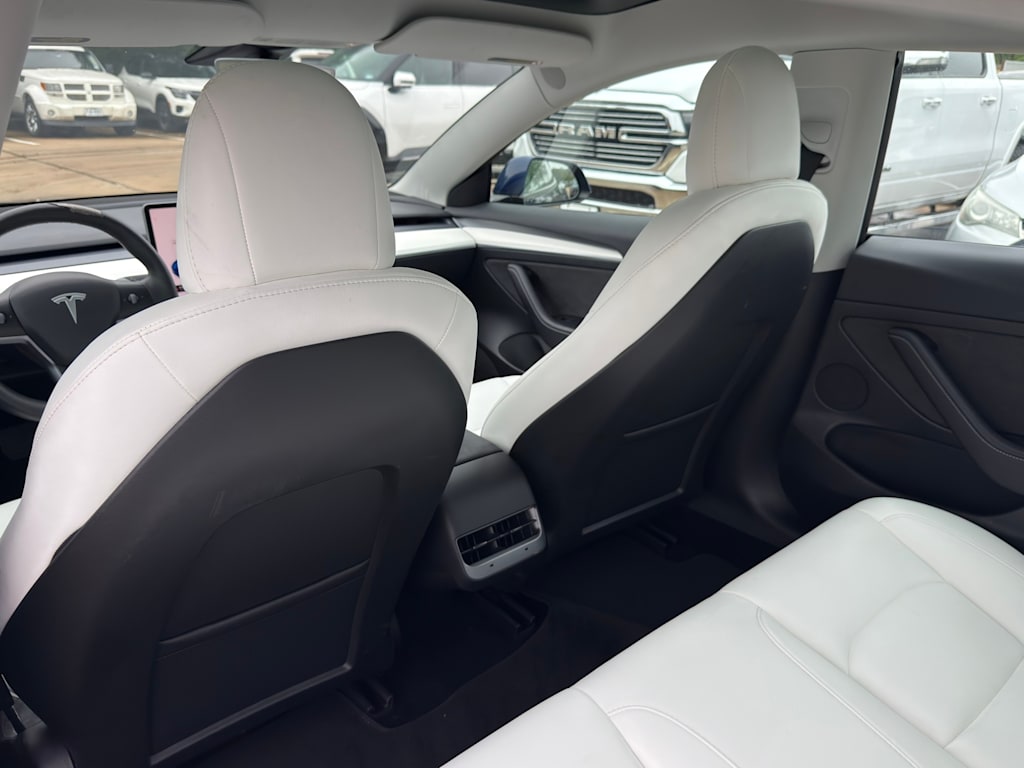 Thumbnail: 2023 Tesla Model 3 - 9