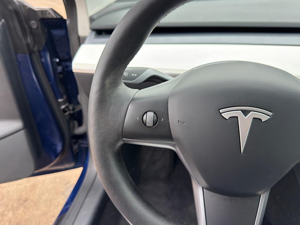Thumbnail: 2023 Tesla Model 3 - 15