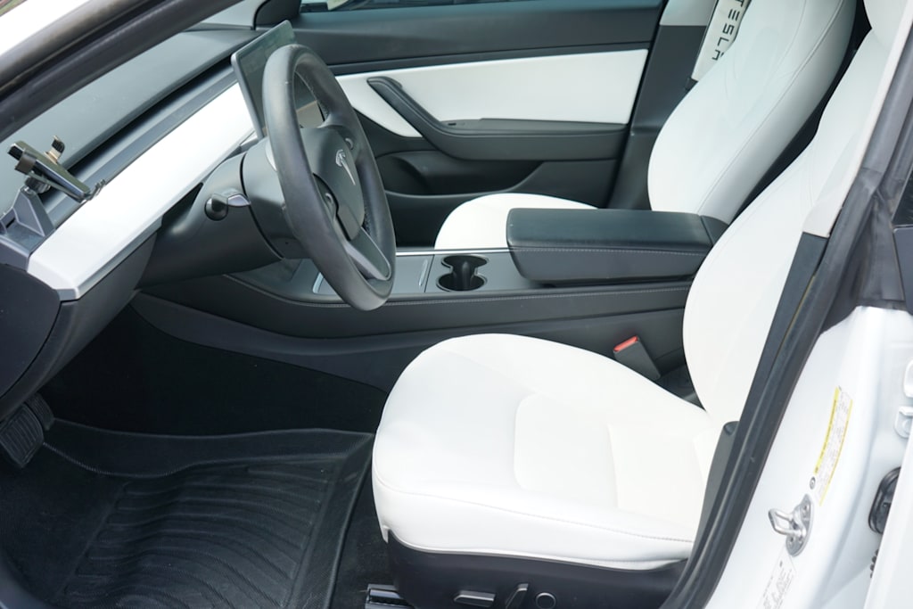 Thumbnail: 2021 Tesla Model 3 - 8
